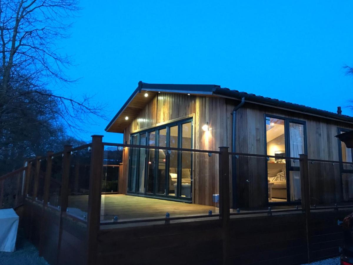 Loubi'S Lakeside Lodge Windermere Exteriér fotografie