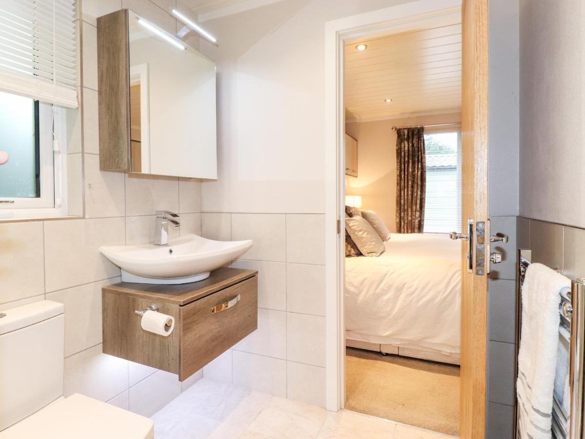 Loubi'S Lakeside Lodge Windermere Exteriér fotografie